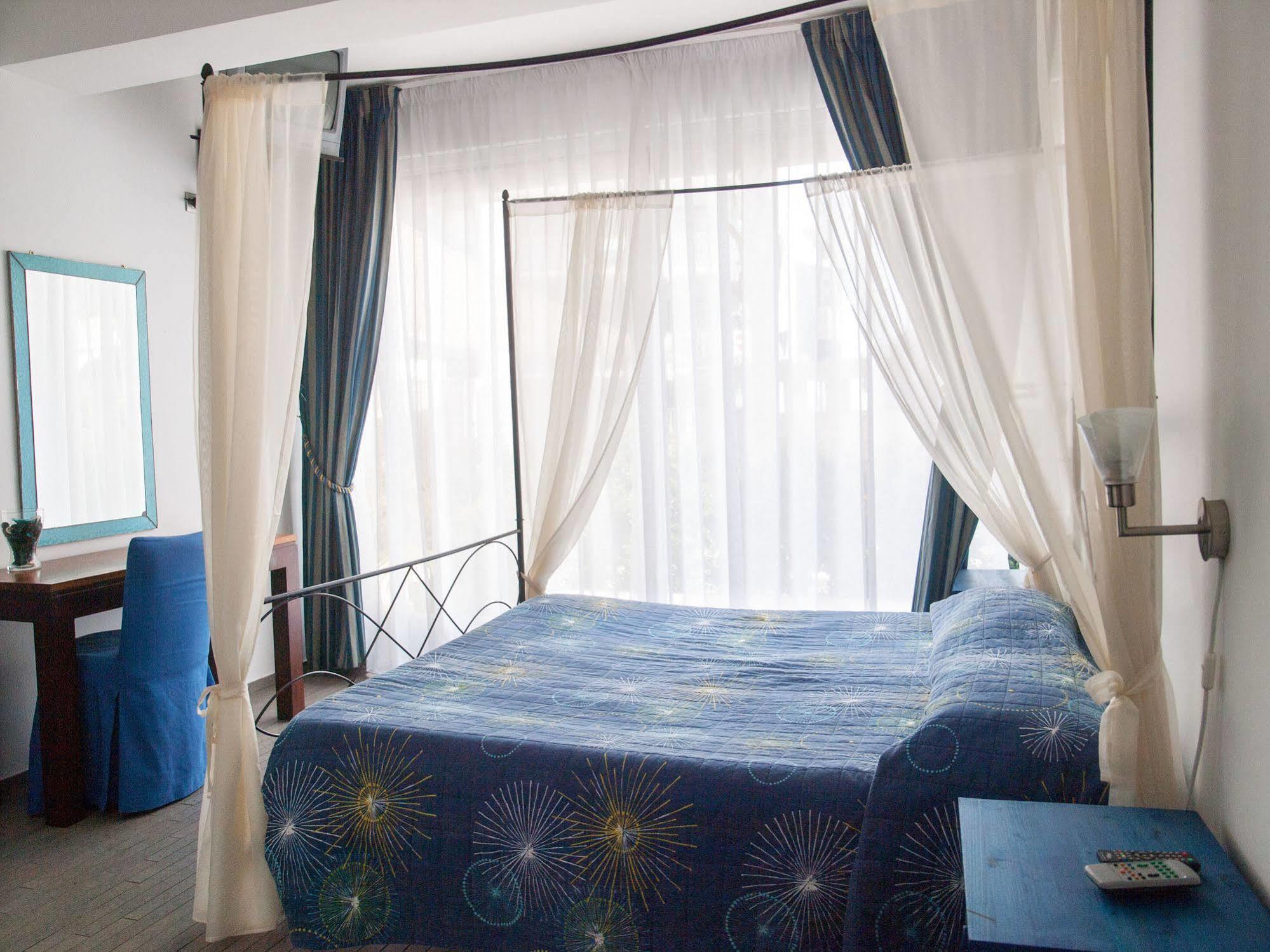 Casa Del Vento Bed and Breakfast Roccalumera Esterno foto
