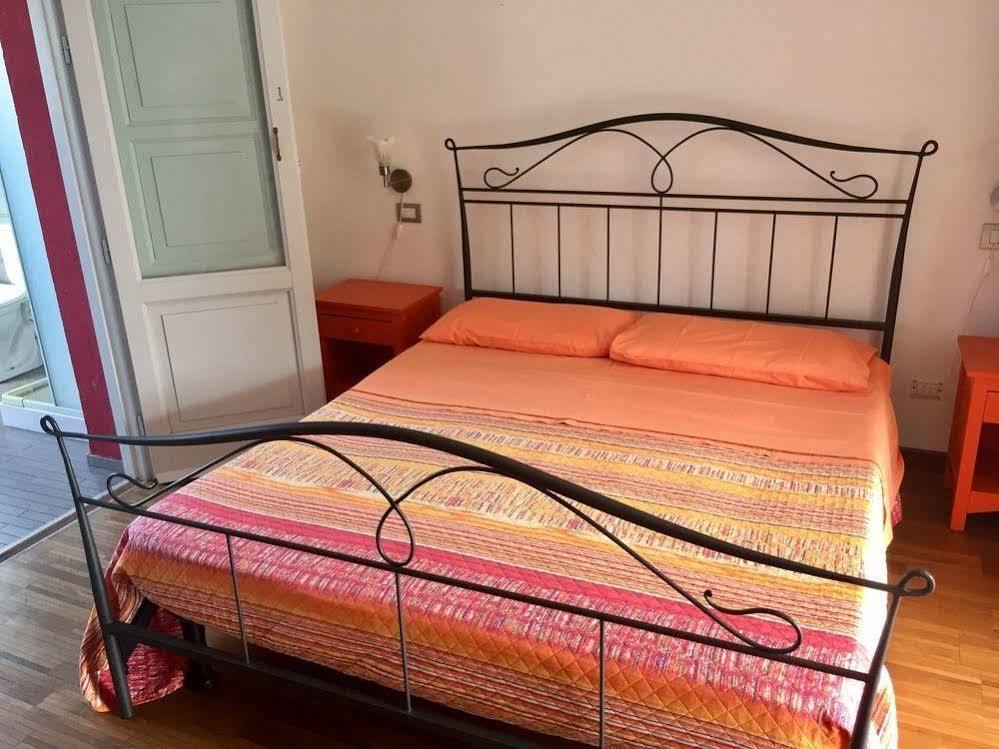 Casa Del Vento Bed and Breakfast Roccalumera Esterno foto